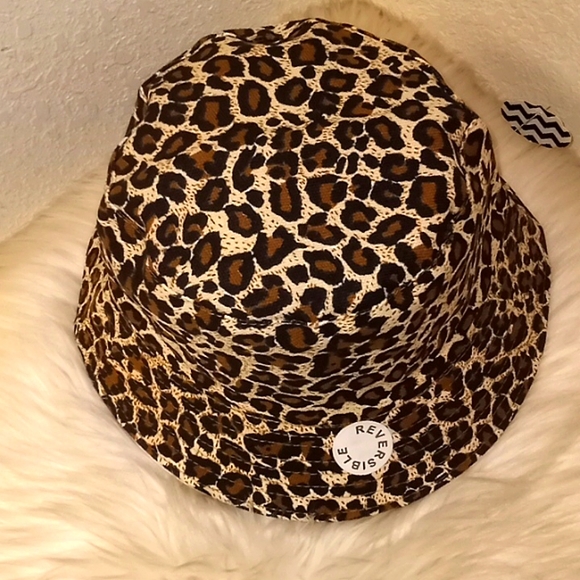Leopard ๐ Cotton Bucket Hat - Picture 6 of 12